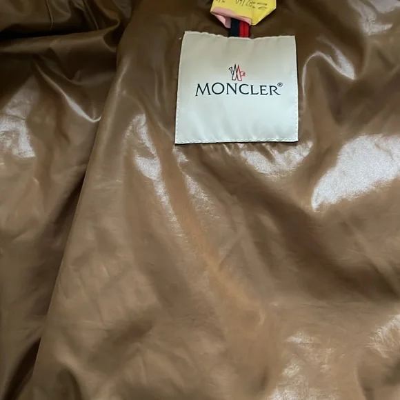 Yellow moncler maya size 3 - Picture 4 of 8
